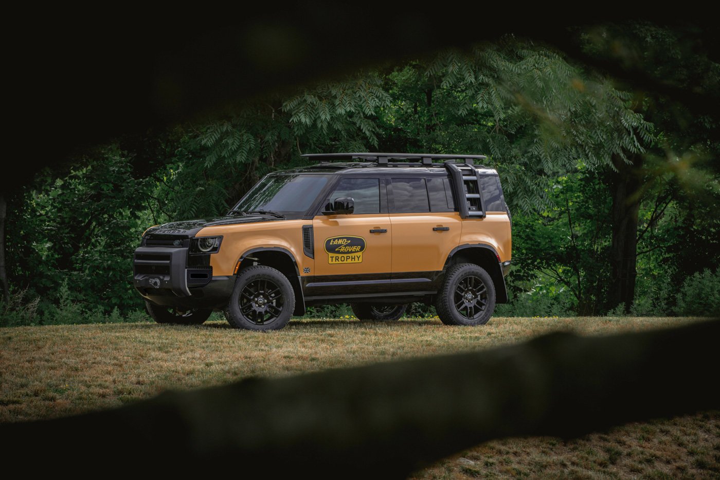Land-Rover-Defender-L663-Trophy-Edition-1.jpg
