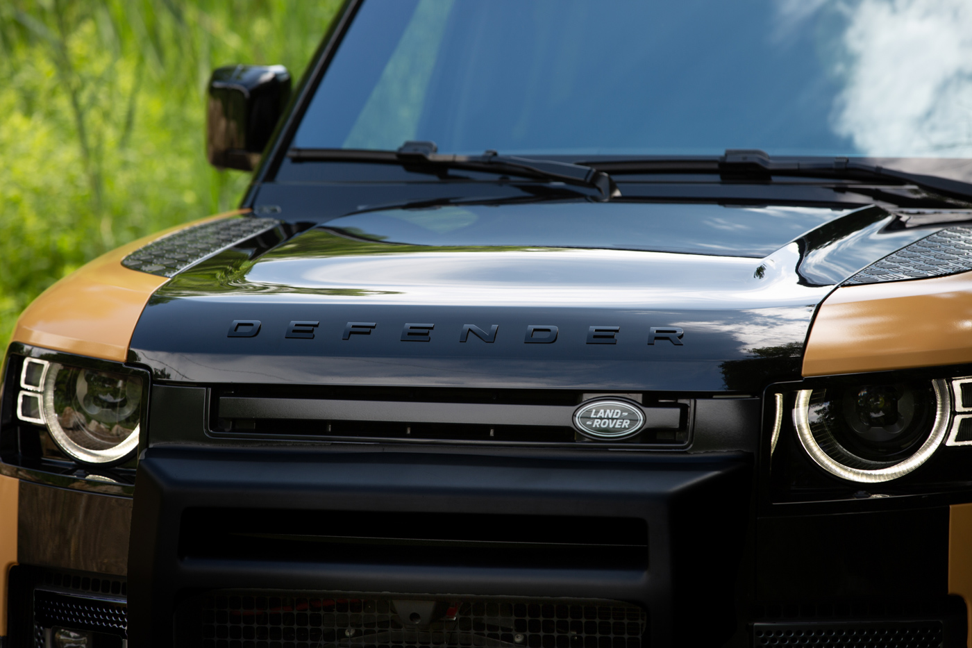 Land-Rover-Defender-L663-Trophy-Edition-5.jpg