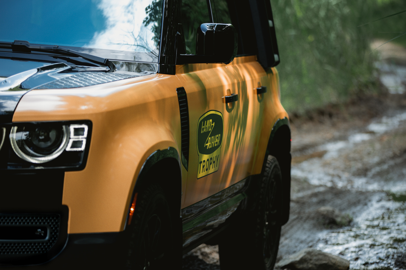 Land-Rover-Defender-L663-Trophy-Edition-7.jpg