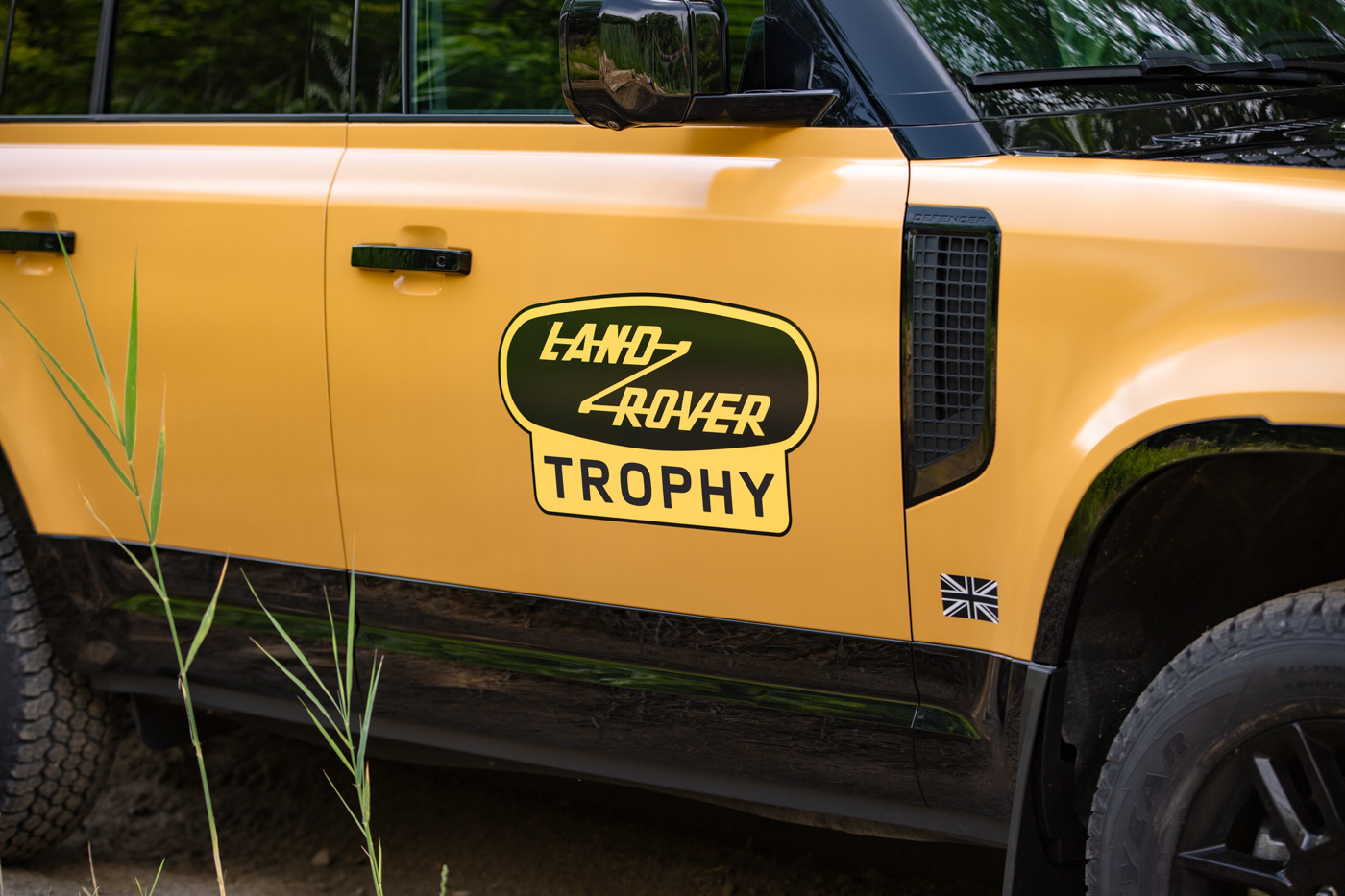 Land-Rover-Defender-L663-Trophy-Edition-8.jpg