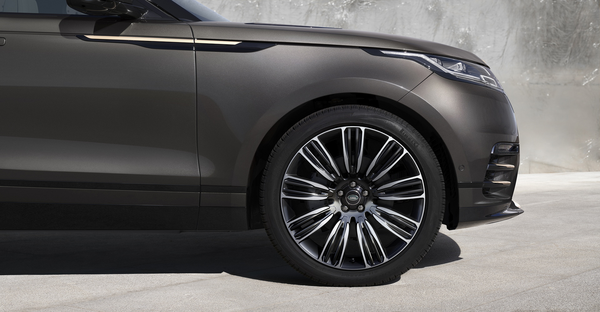 Land-Rover-ra-mắt-Range-Rover-Velar-2022-với-nhiều-nâng-cấp (1).jpg