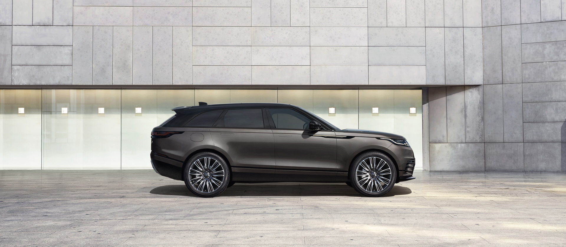 Land-Rover-ra-mắt-Range-Rover-Velar-2022-với-nhiều-nâng-cấp (15).jpg