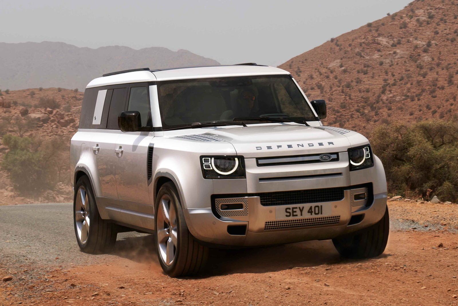 landrover_defender130_2022_01.jpg