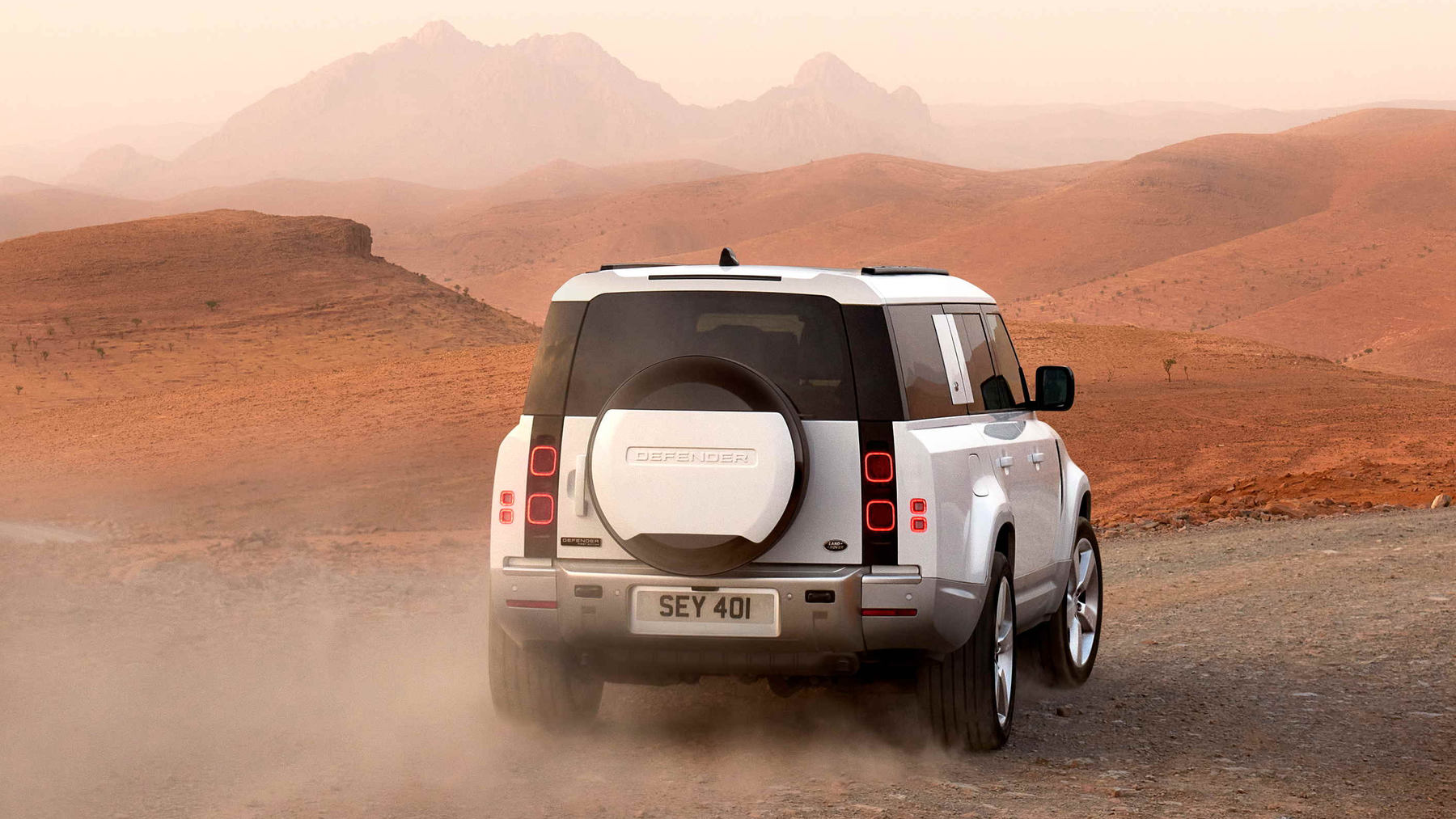landrover_defender130_2022_02.jpg