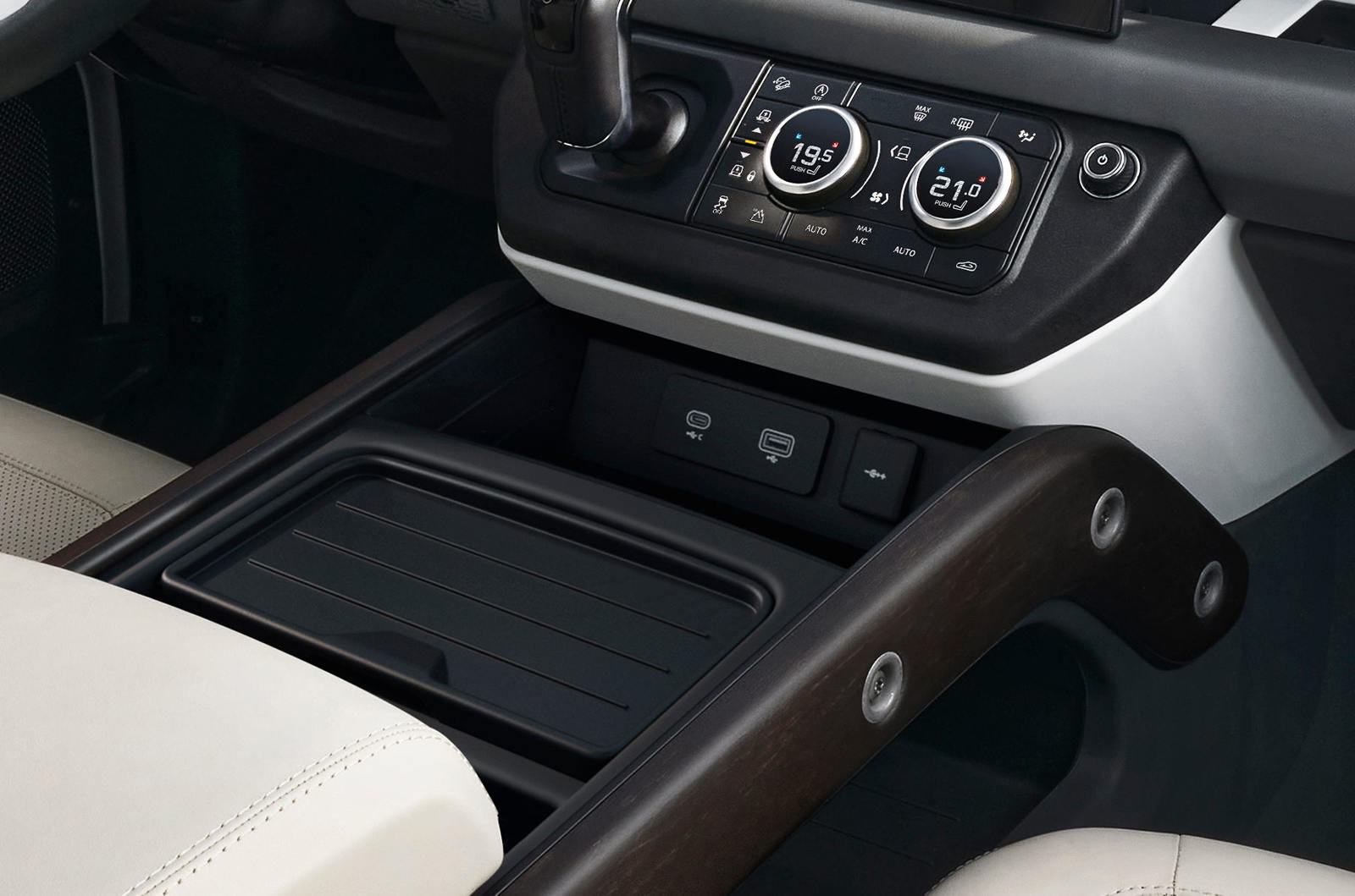 landrover_defender130_2022_10.jpg