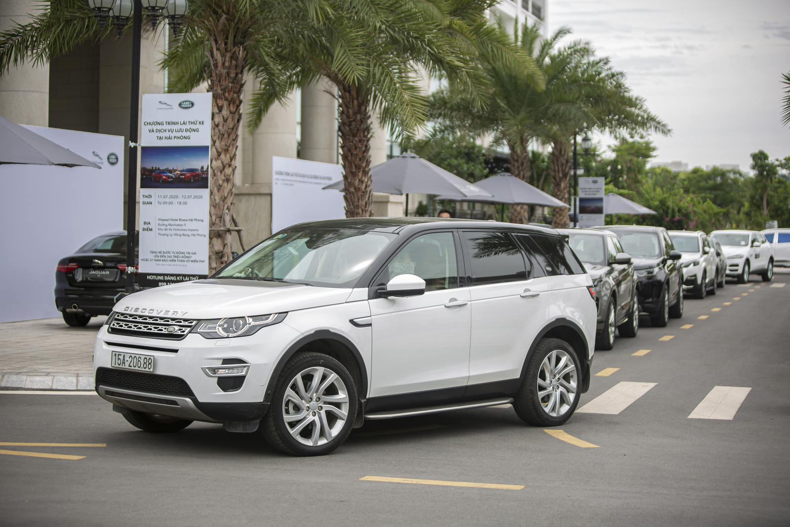 landrovervn_trainghiemdichvu_00.jpg
