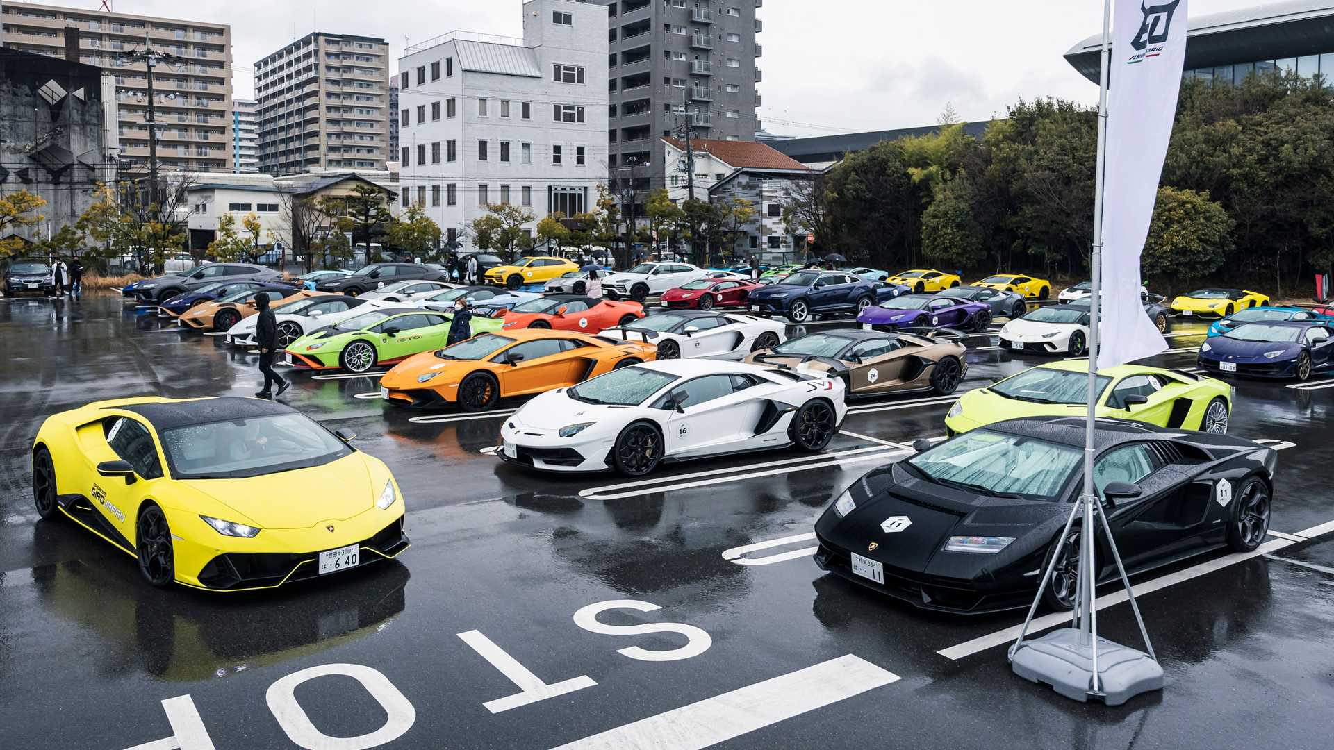 largest-parade-of-lamborghini-cars-at-the-suzuka-circuit (8).jpg