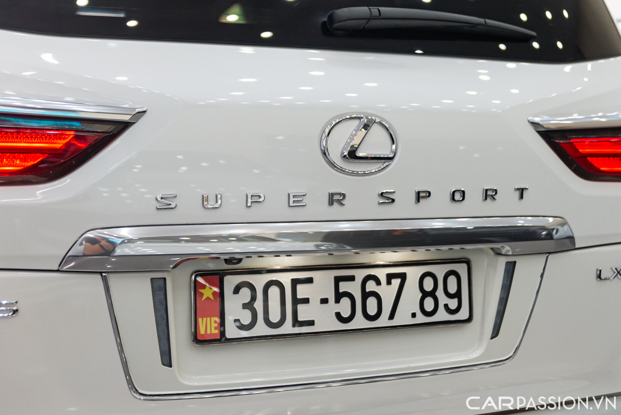 Lexus LX 570 (27).jpg