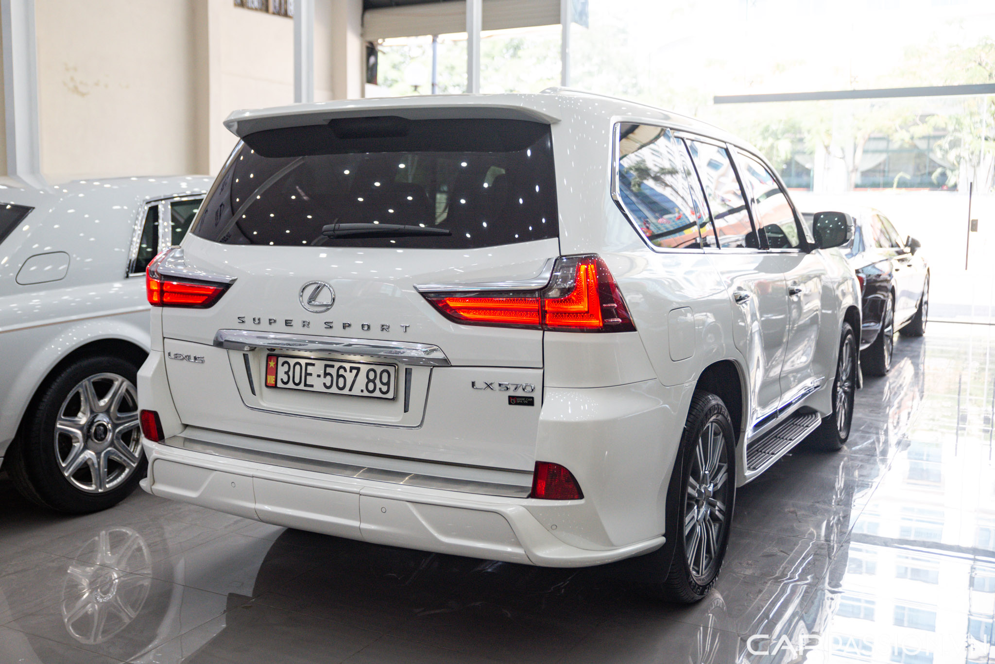 Lexus LX 570 (29).jpg