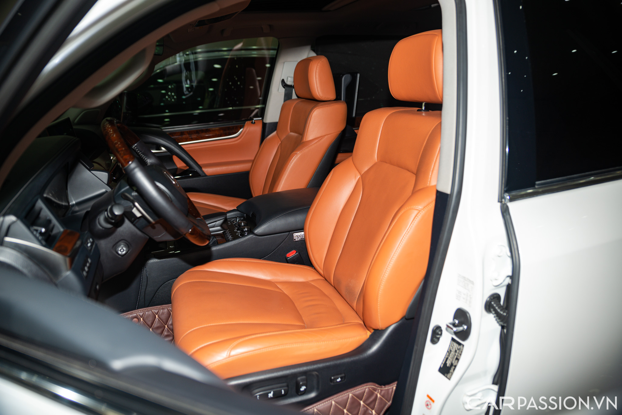 Lexus LX 570 (3).jpg