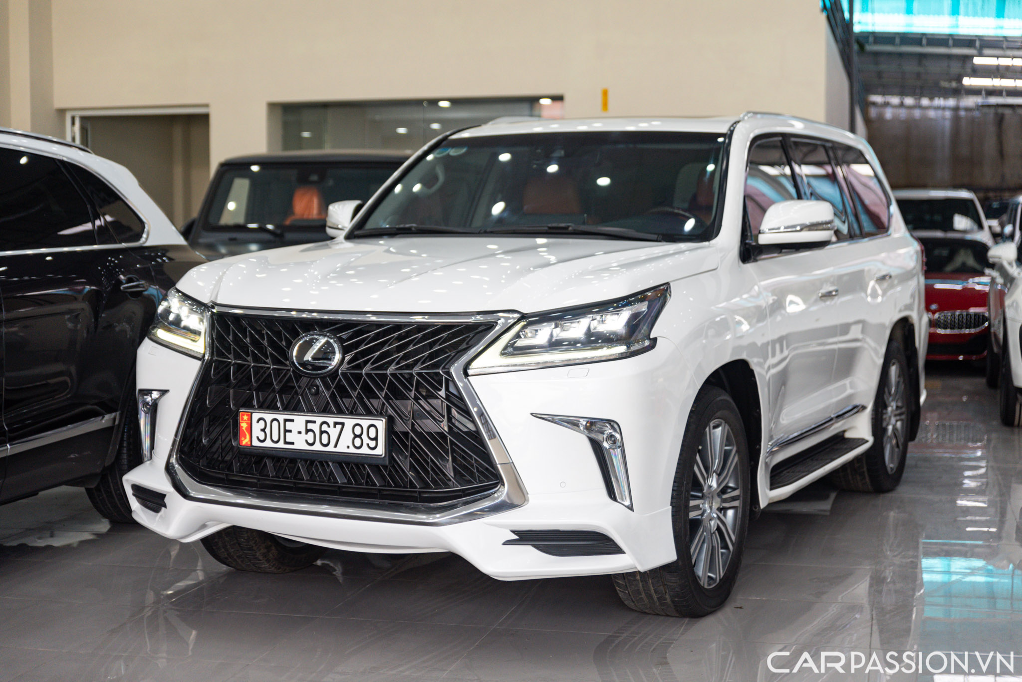 Lexus LX 570 (32).jpg