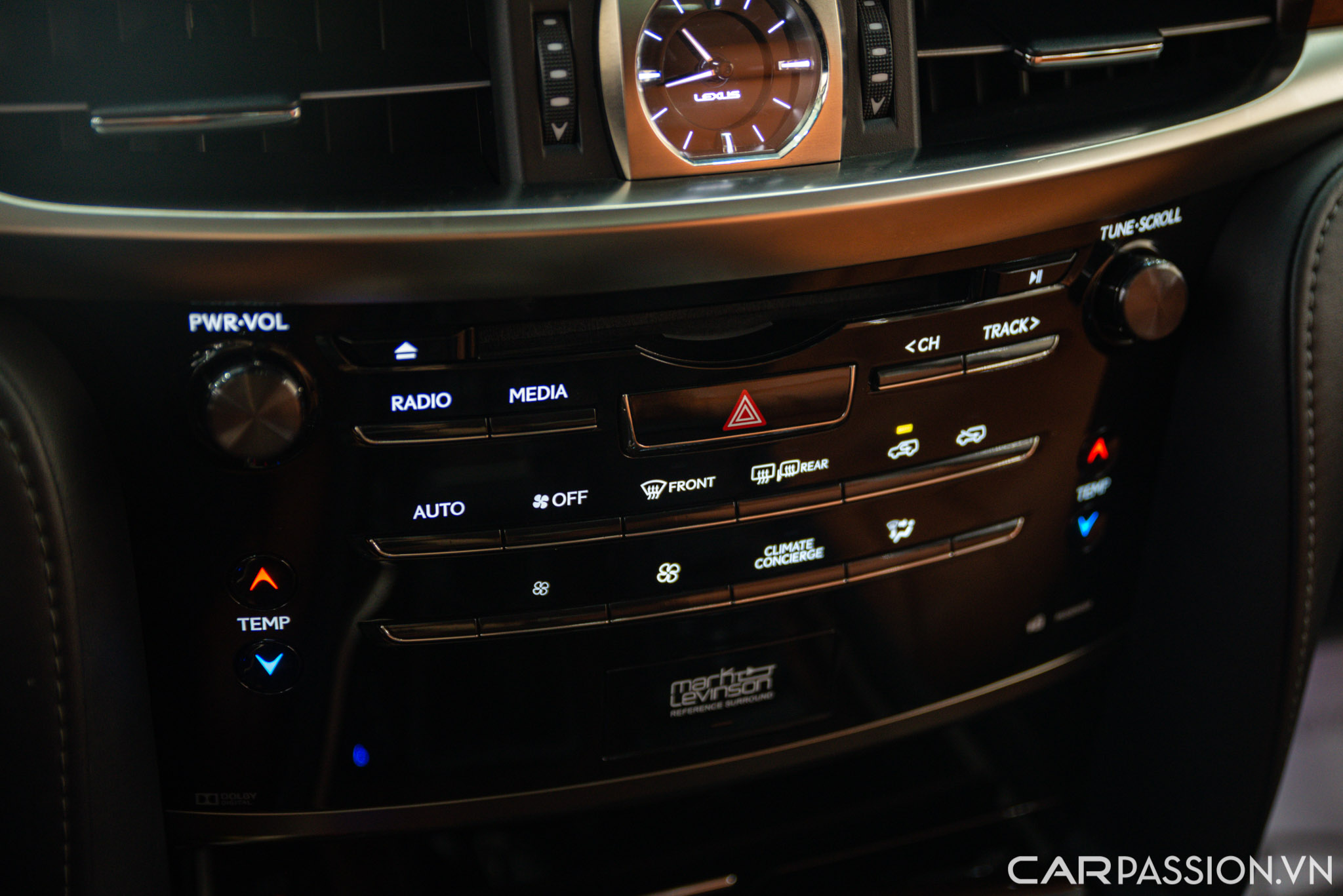 Lexus LX 570 (8).jpg