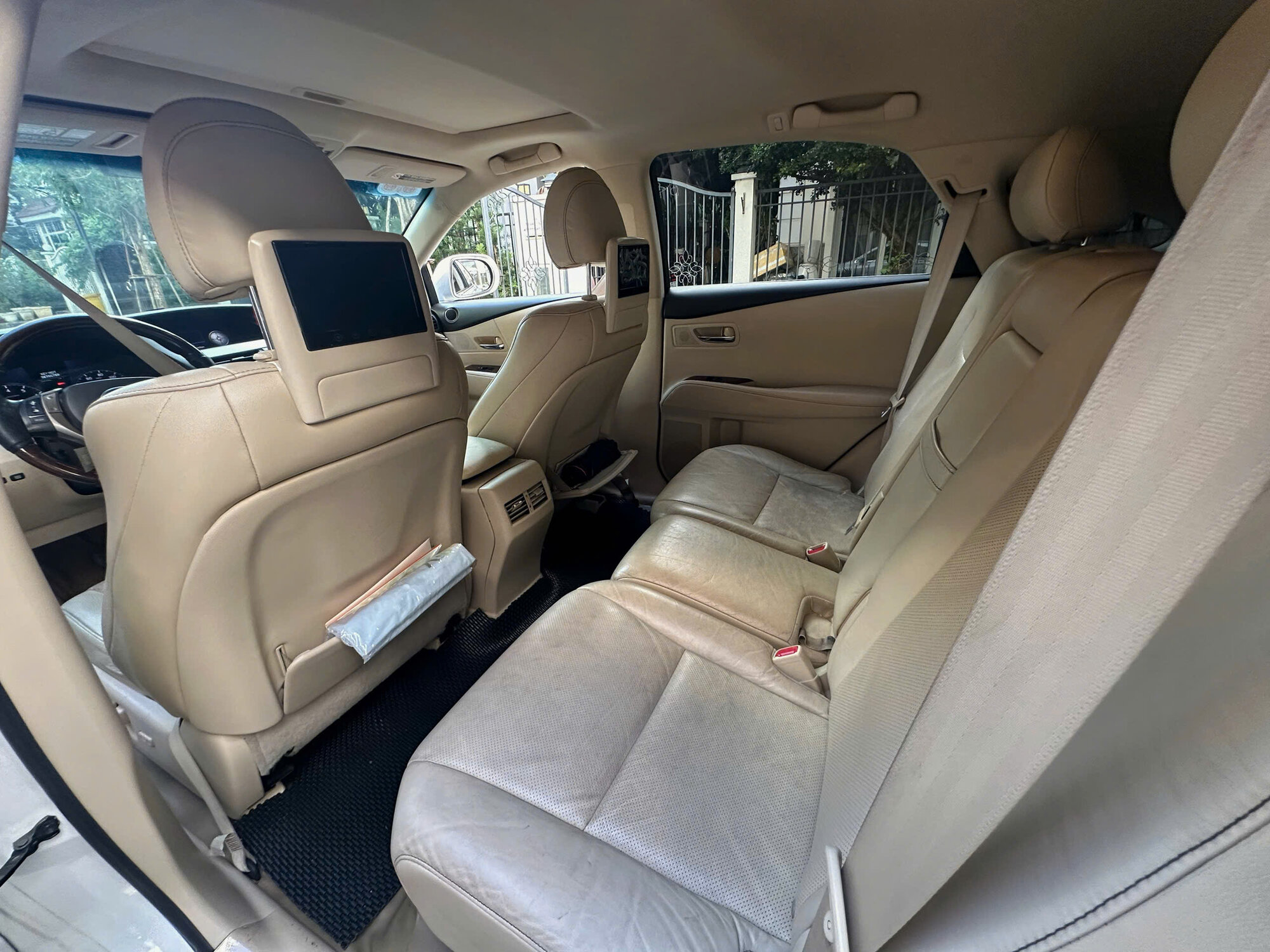 Lexus-RX-350-2011-lướt-đẹp-170000-km (2).jpg