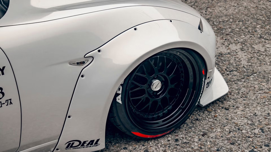 Liberty Walk Mazda MX-5 (4).jpg