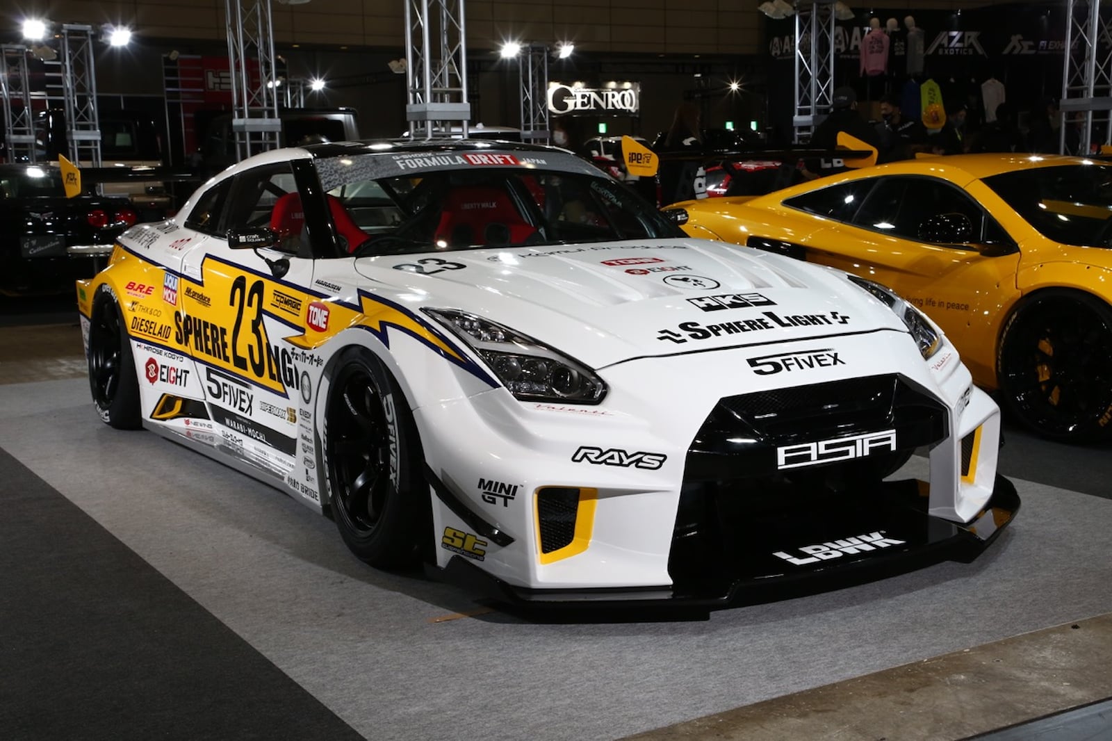 Liberty Walk Tokyo Auto Salon (14).jpg