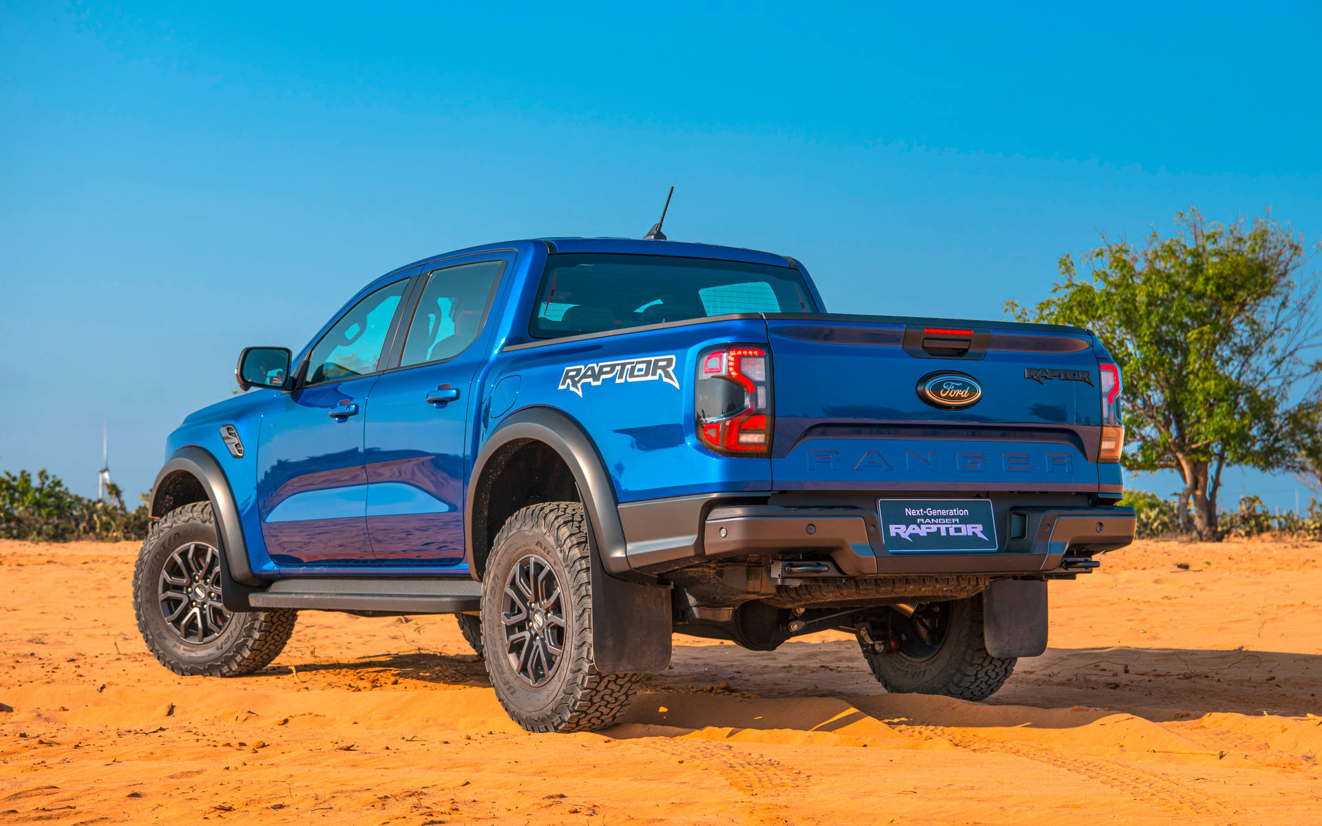 Lifestyle Ford Ranger Raptor Blue 10.JPG