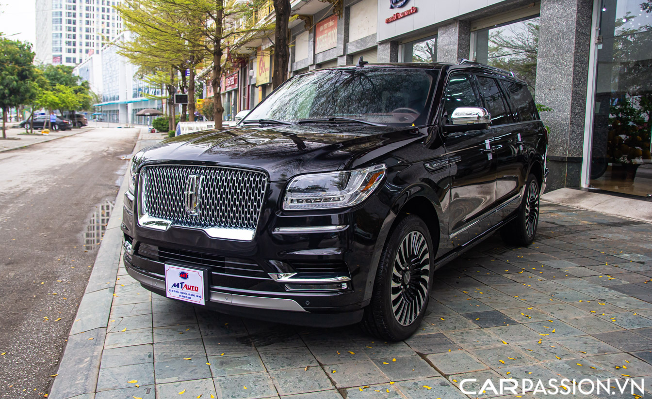 Lincoln Navigator (6).JPG