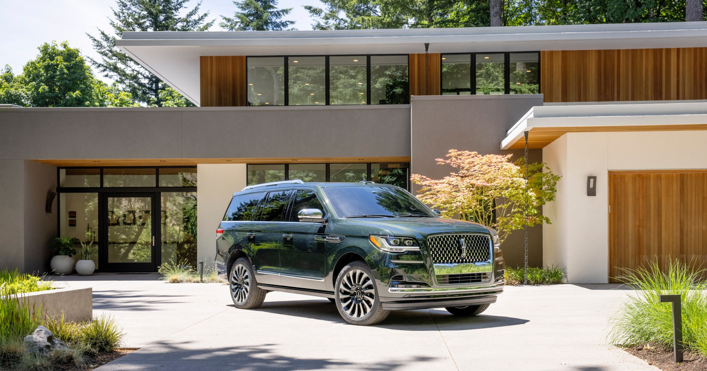 Lincoln-Navigator-Mau-SUV-My-an-khach-tai-Viet-Nam-nay-da-co-them-phien-ban-nang-cap-day-hap-d...JPG