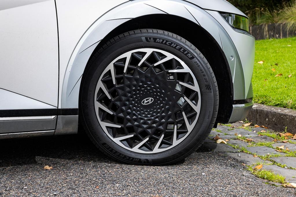 lop-michelin-anh-1.jpg