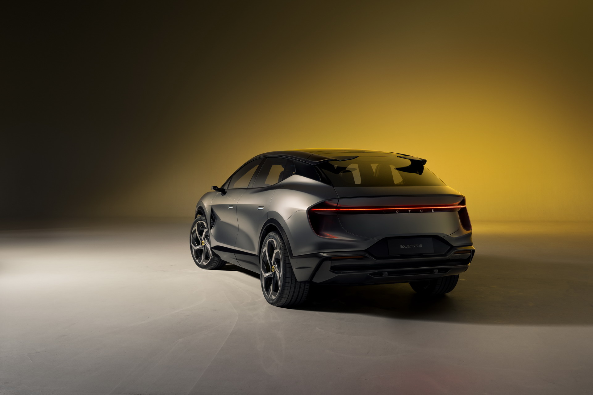 Lotus Eletre (3).jpg