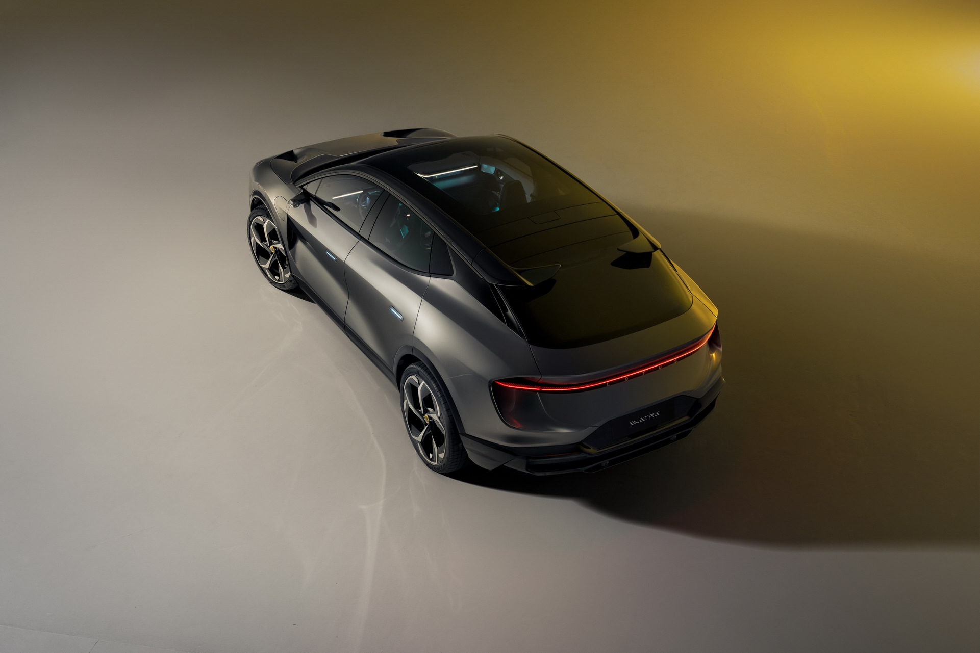 Lotus Eletre (4).jpg