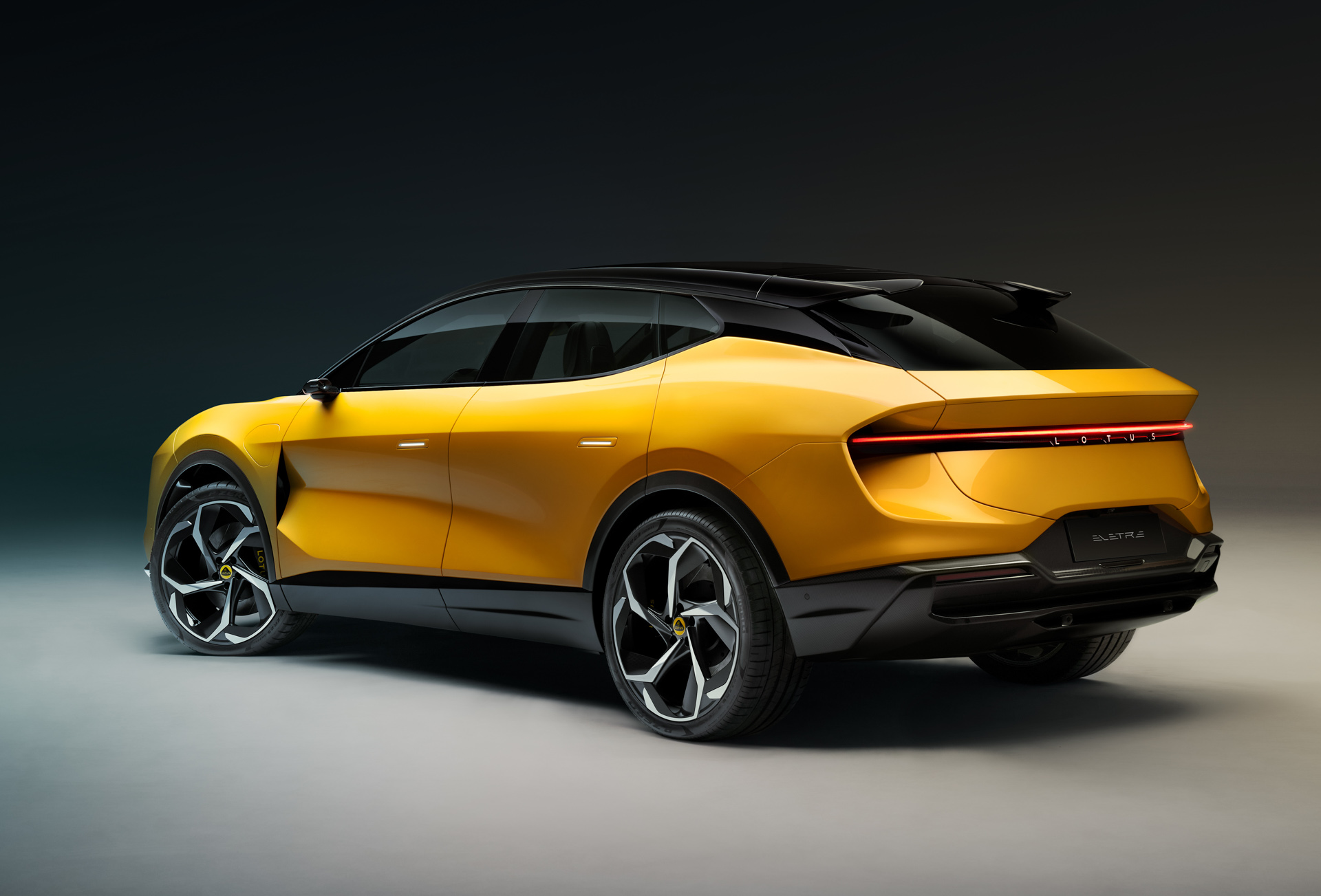 Lotus Eletre (8).jpg