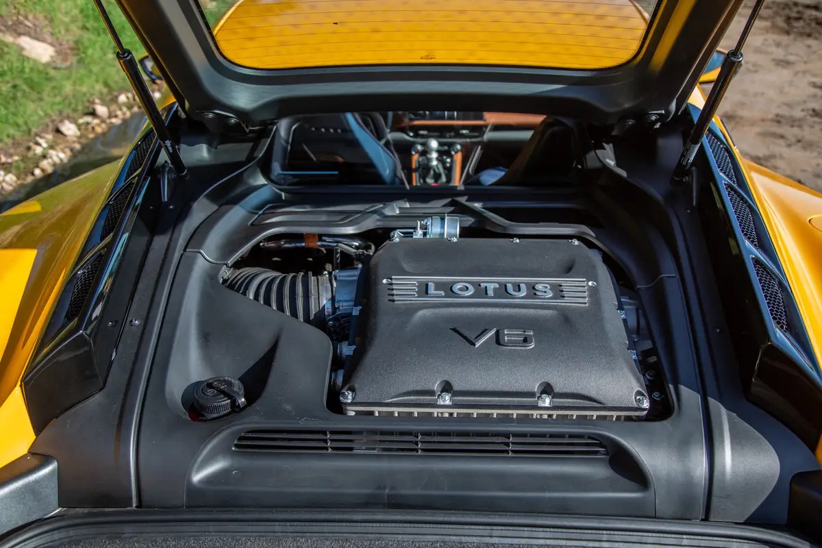 lotus-emira-2024-08-interior-engine-scaled.jpg