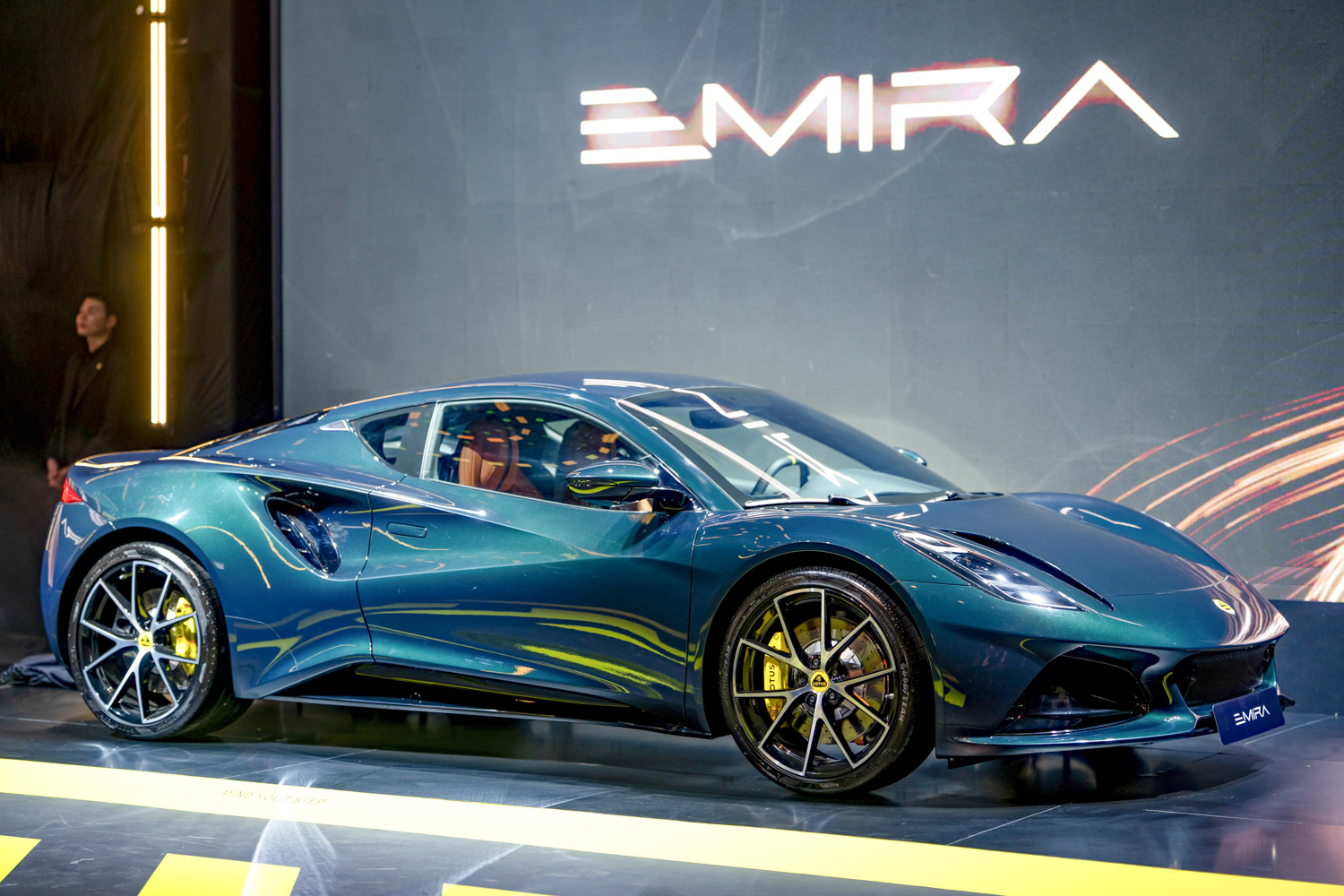 Lotus-Emira-anh-.jpg
