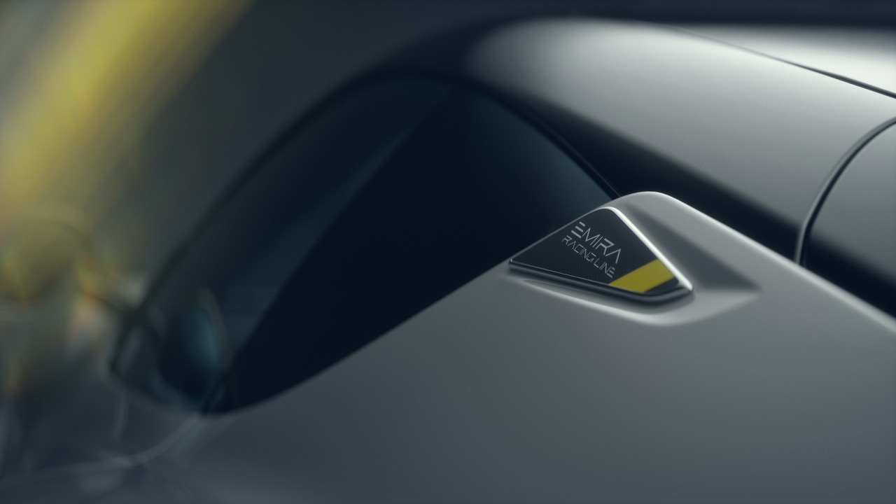 Lotus-Emira-Turbo-SE-Racing-Line-Badge-Detail Large.jpeg