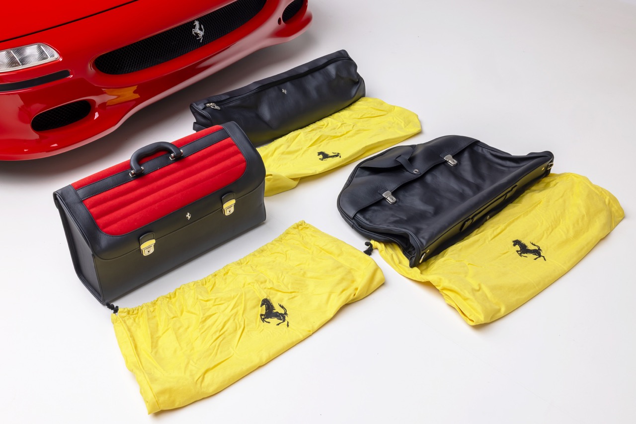 LV26_r0080 1997 Ferrari F50_175 Large.jpeg
