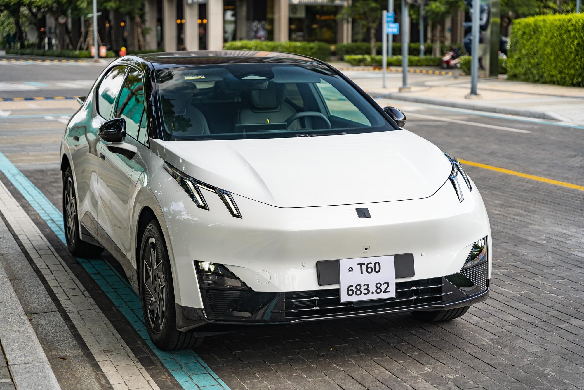 Lynk-Co-02-1 (4).jpg