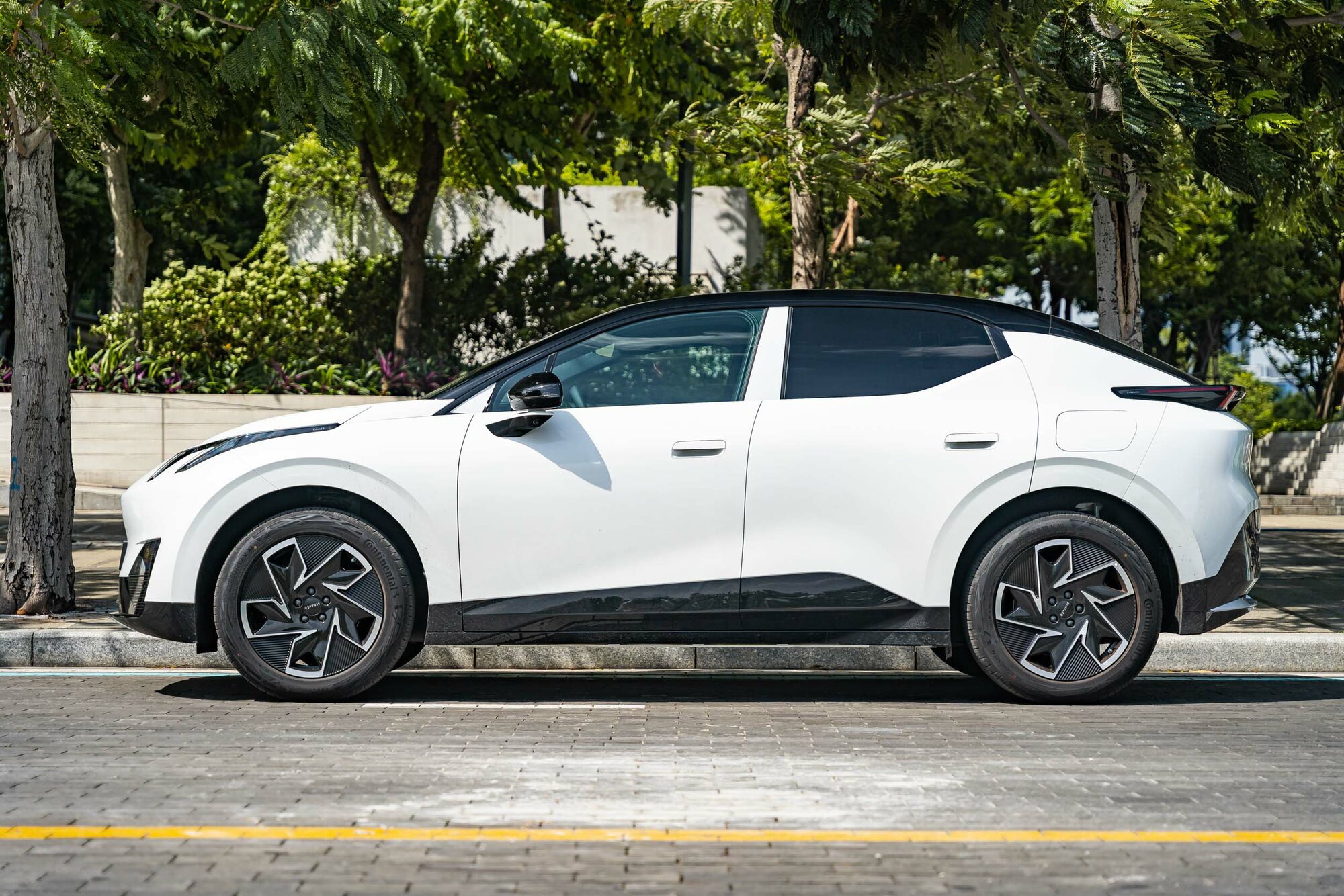 Lynk-Co-02 (2).jpg