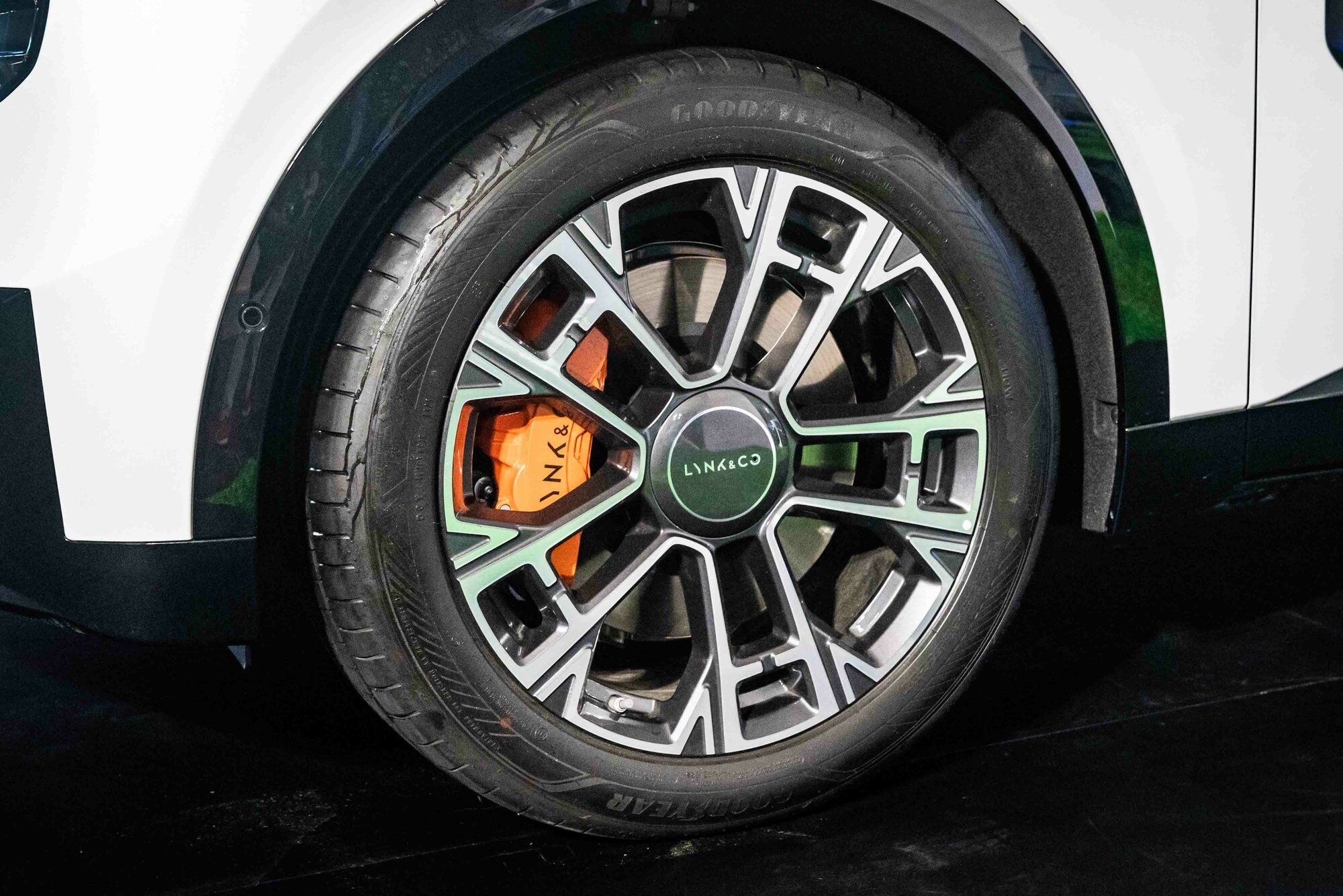 Lynk-Co-900-có-gì-với-giá-3069-tỷ-đồng (11).jpg