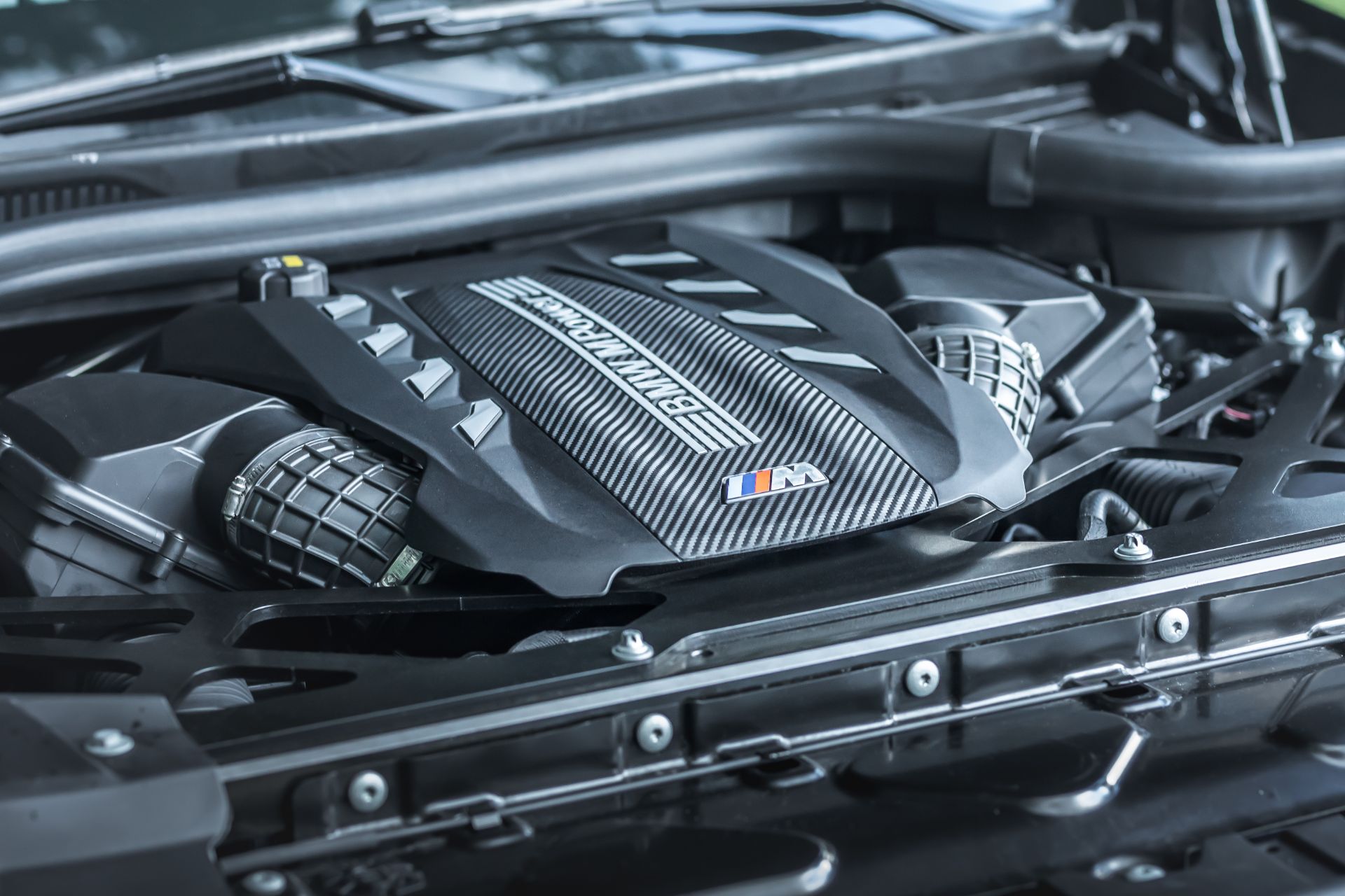 Manhart MHX6 700 WB (18).jpg