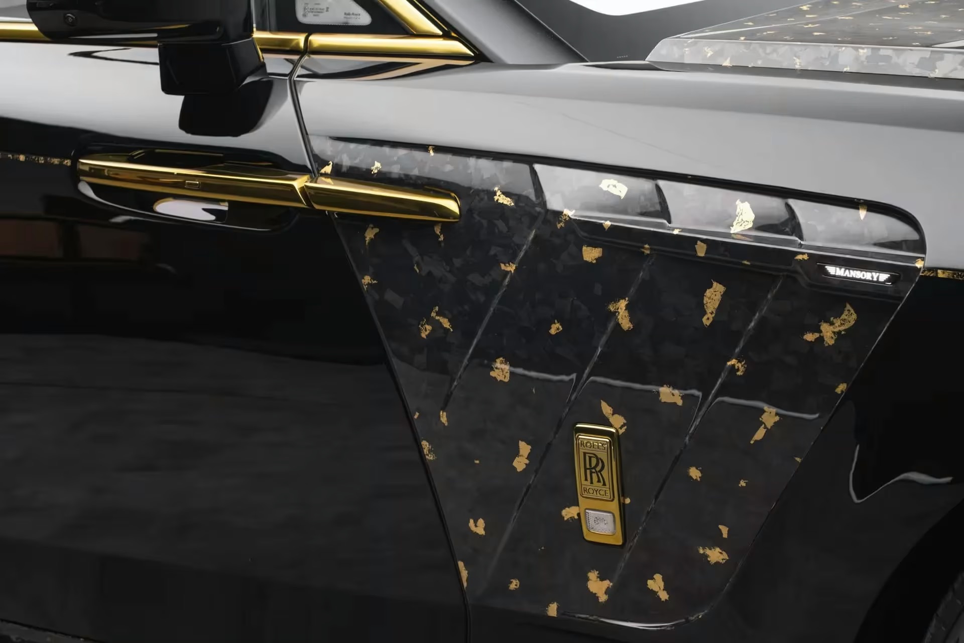 mansory-rolls-royce-spectre-7_result22.jpeg