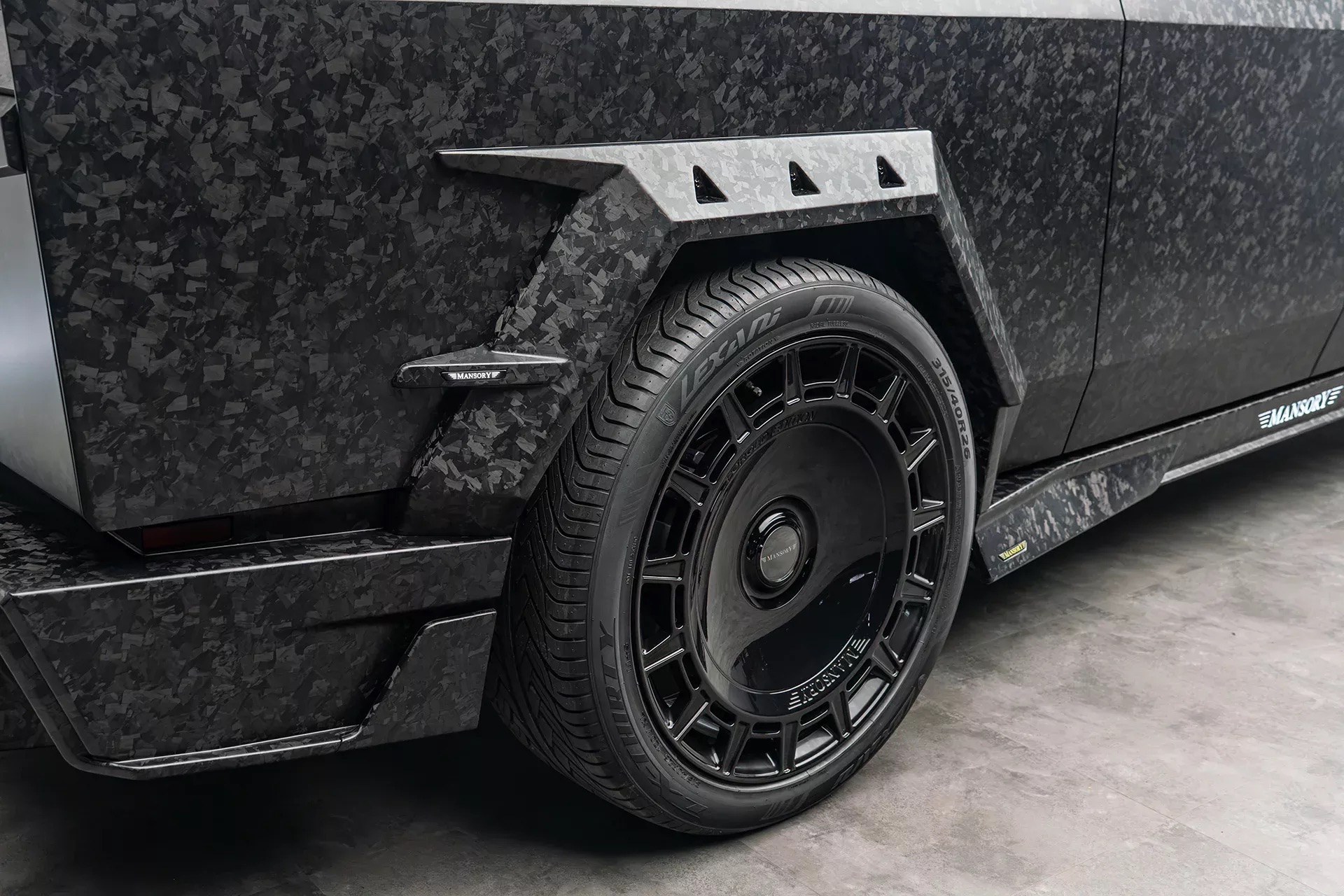 Mansory-Tesla-Cybertruck-Elongation-Evo-11.jpeg