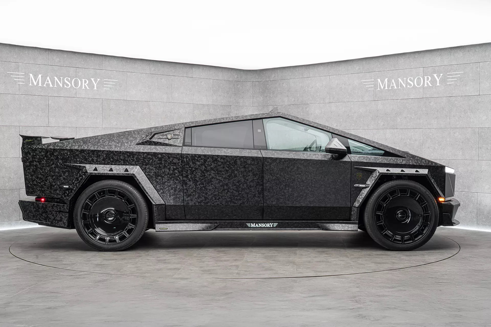 Mansory-Tesla-Cybertruck-Elongation-Evo-7.jpeg
