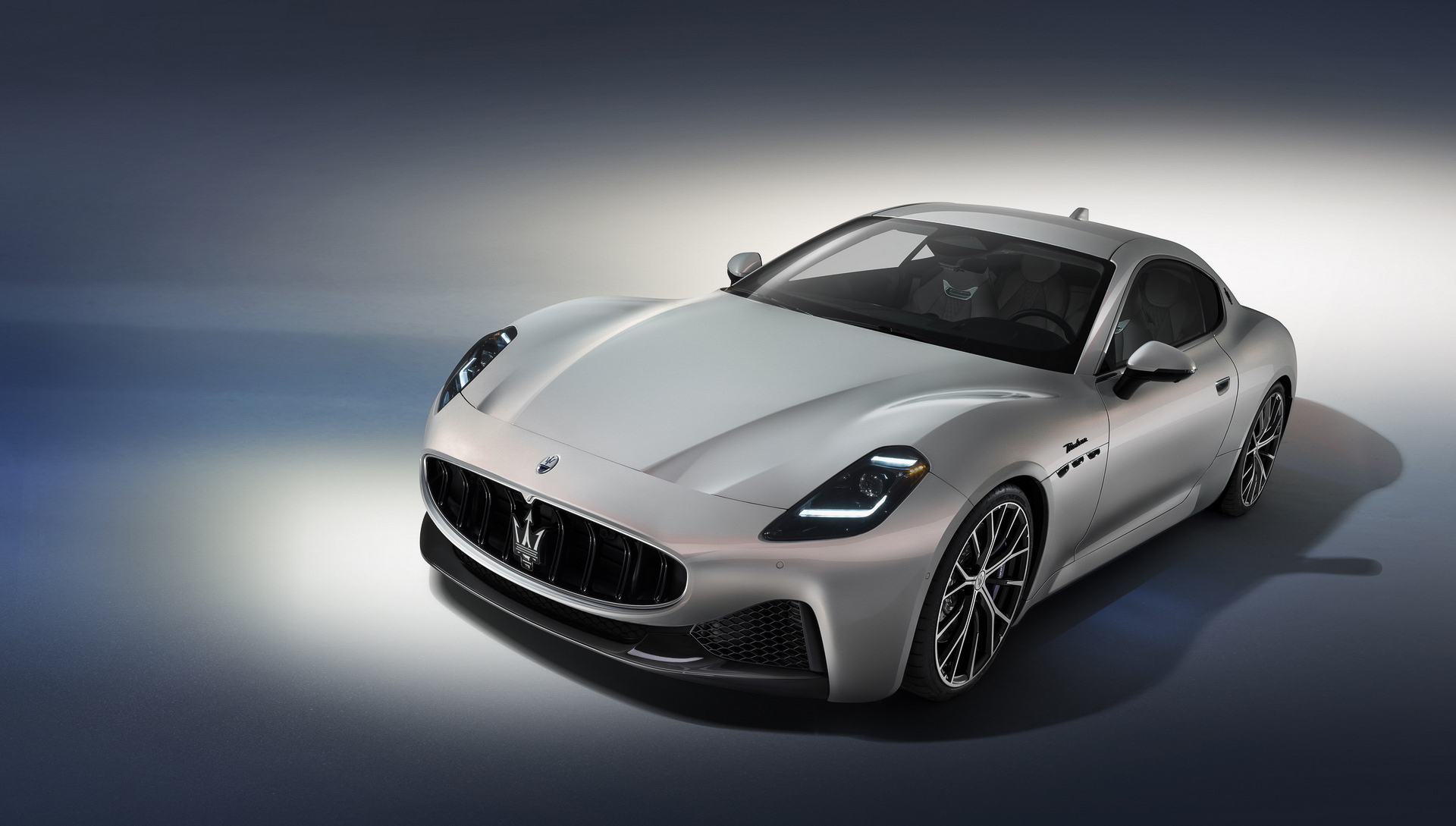 Maserati GranTurismo (4).JPG