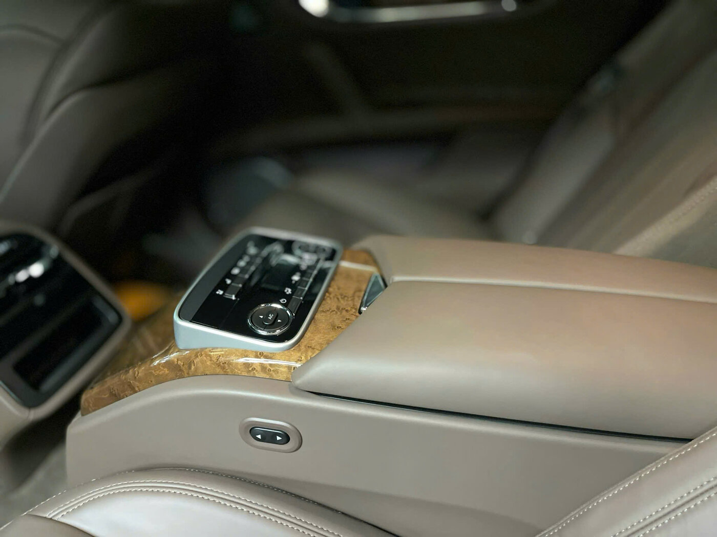 Maserati-Quattroporte-GTS-V8-2019 (13).jpg