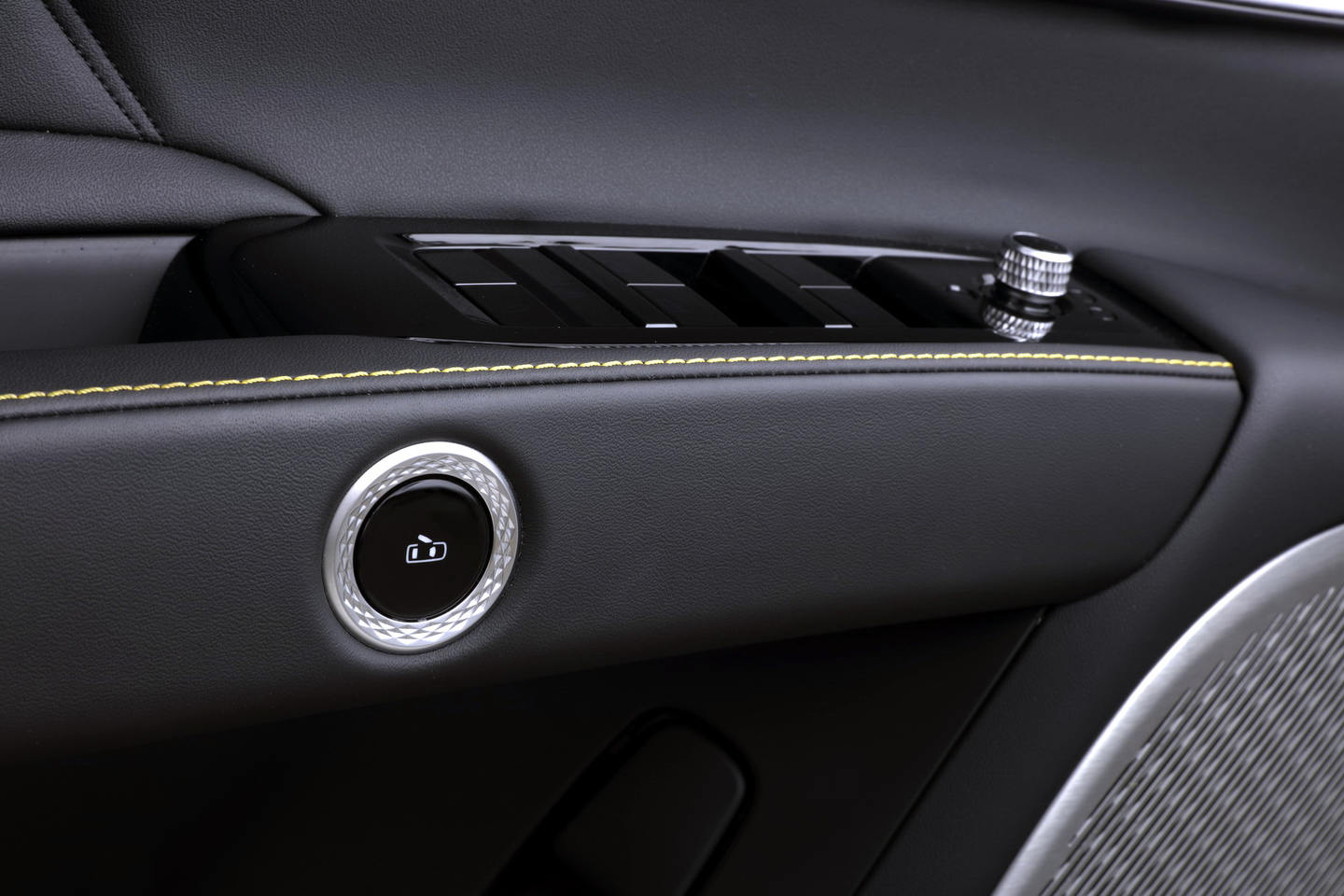maserati_grecale_05.jpg
