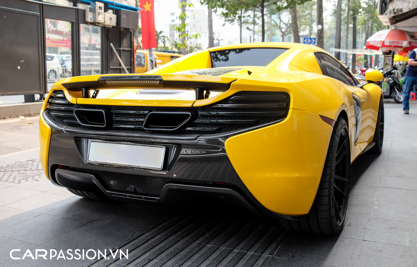 McLaren 650S Spider khoac ao vang (17).JPG