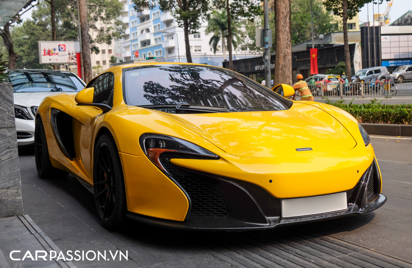 McLaren 650S Spider khoac ao vang (27).JPG