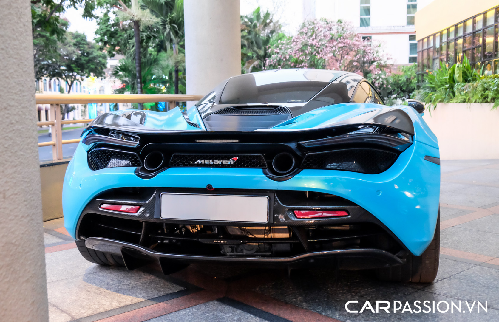 McLaren 720S màu xanh dương (10).JPG
