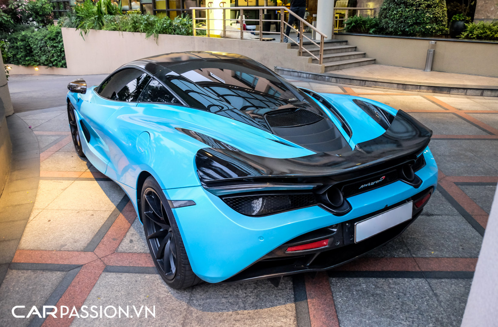McLaren 720S màu xanh dương (13).JPG