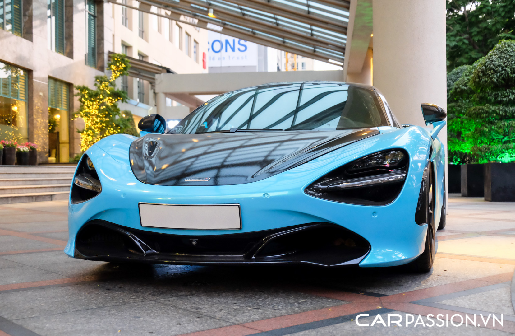 McLaren 720S màu xanh dương (19).JPG