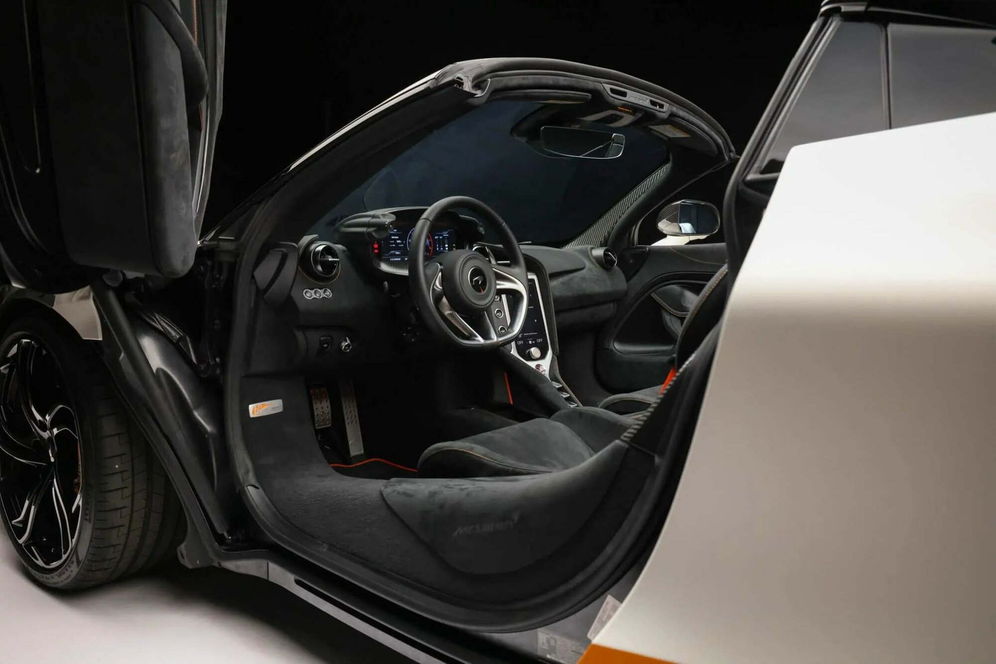 McLaren 750S Spider Triple Crown phiên bản Monaco White-anh-1.jpg