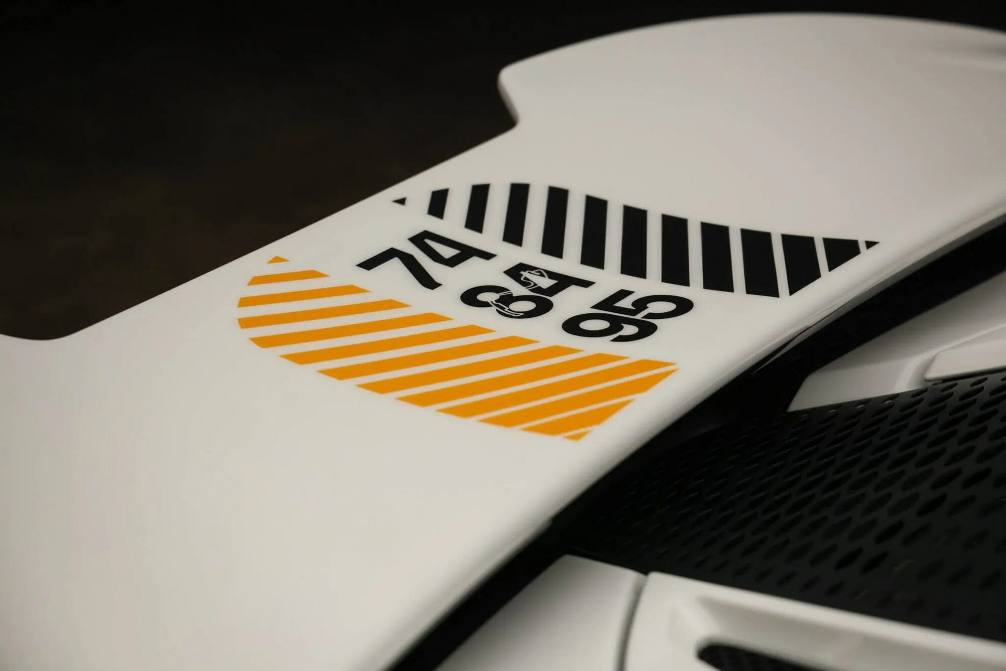 McLaren 750S Spider Triple Crown phiên bản Monaco White-anh-6.jpg