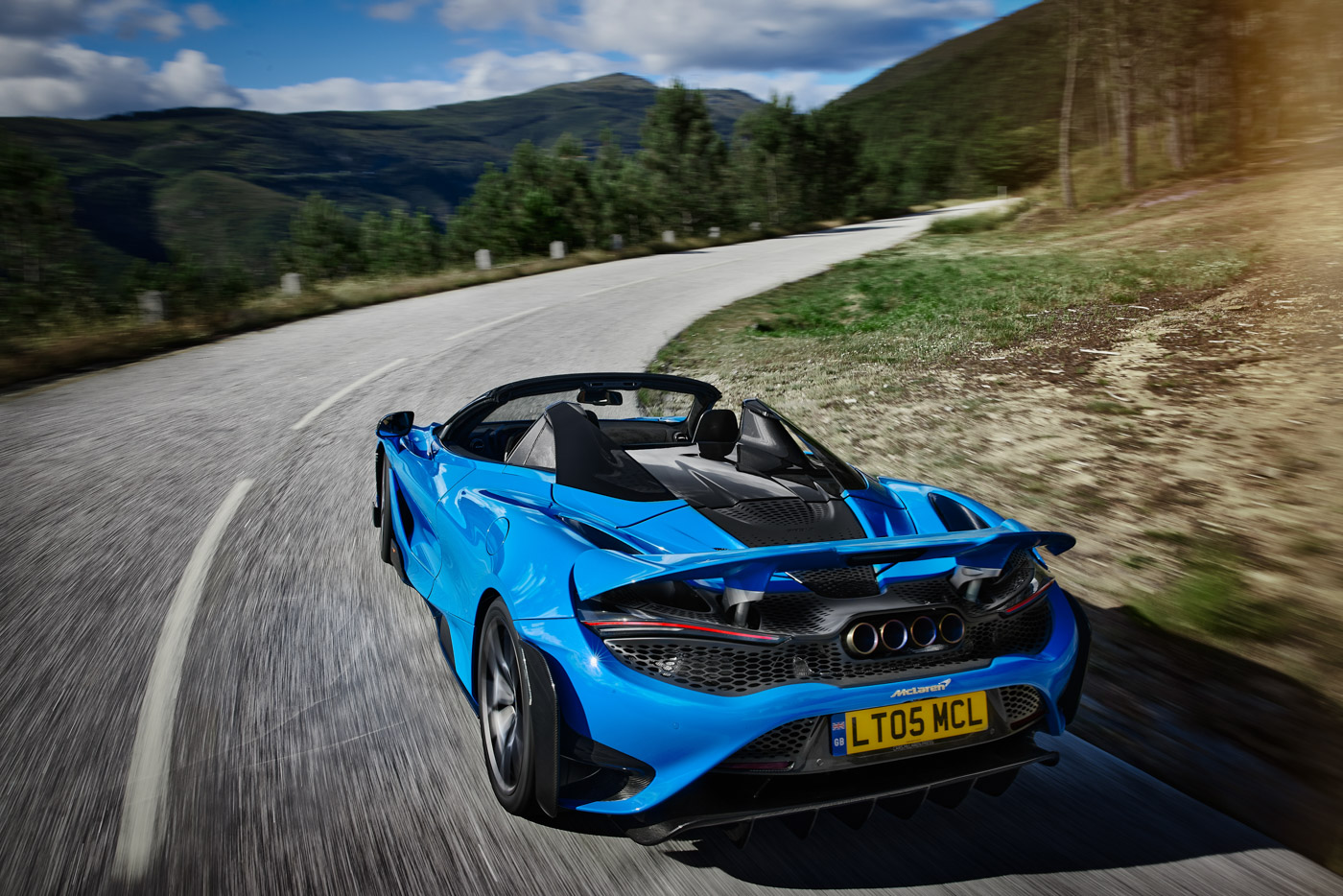 McLaren-765-LT-Spider-siêu-xe-mui-trần-hiệu-năng-cao-dẫn-đầu-phân-khúc-11.jpg