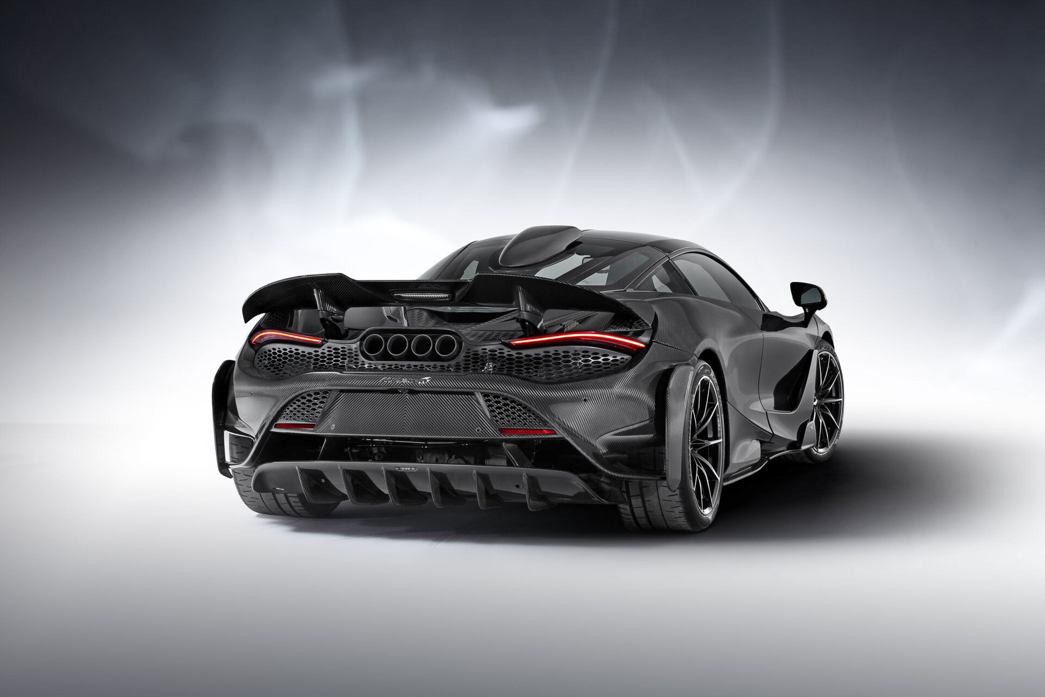 McLaren 765LT Carbon (11).JPG