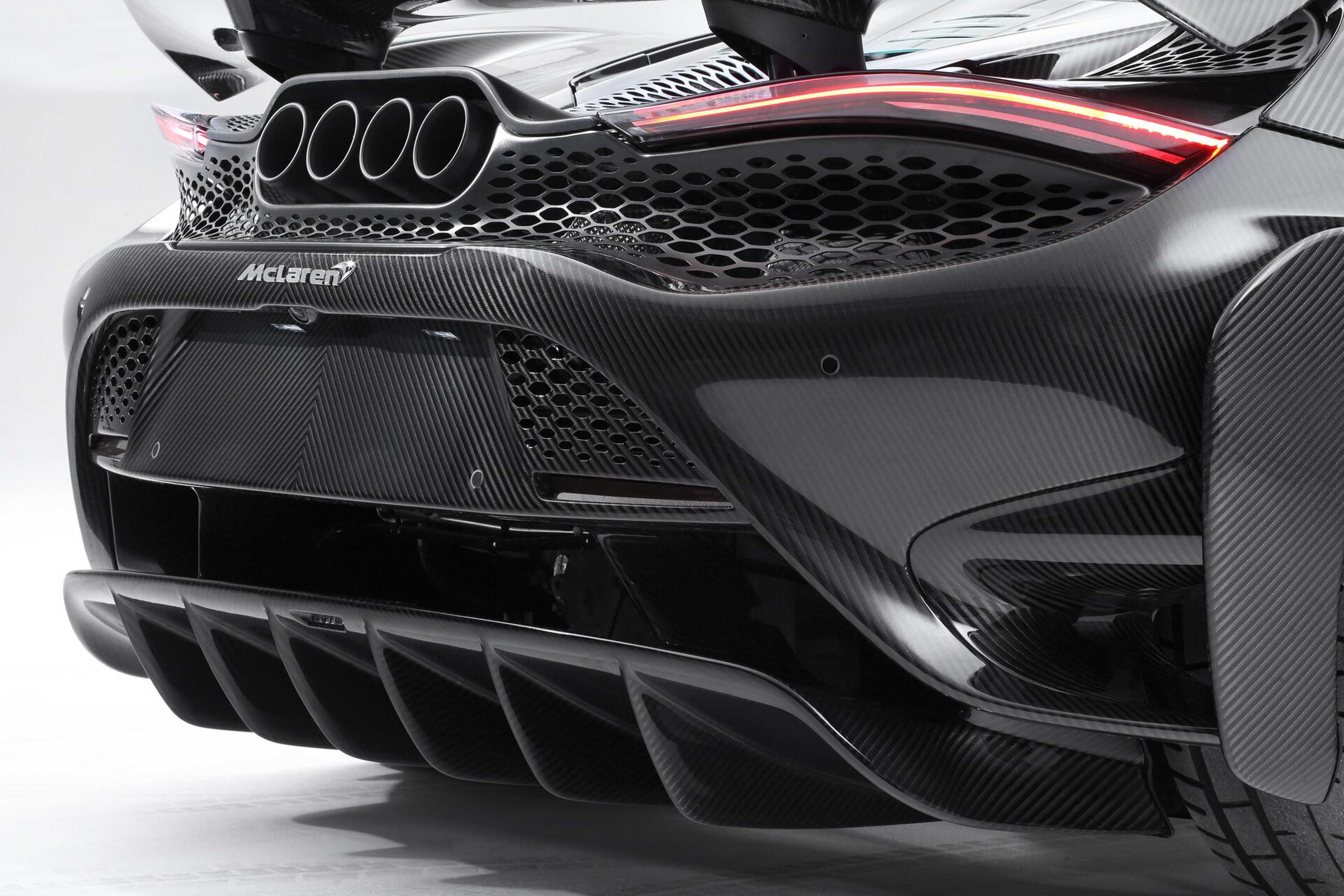 McLaren 765LT Carbon (5).JPG